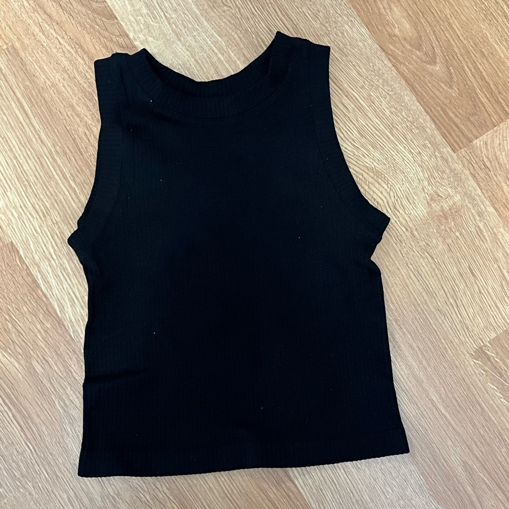 Aura Black Sleeveless Crop Muscle Tee